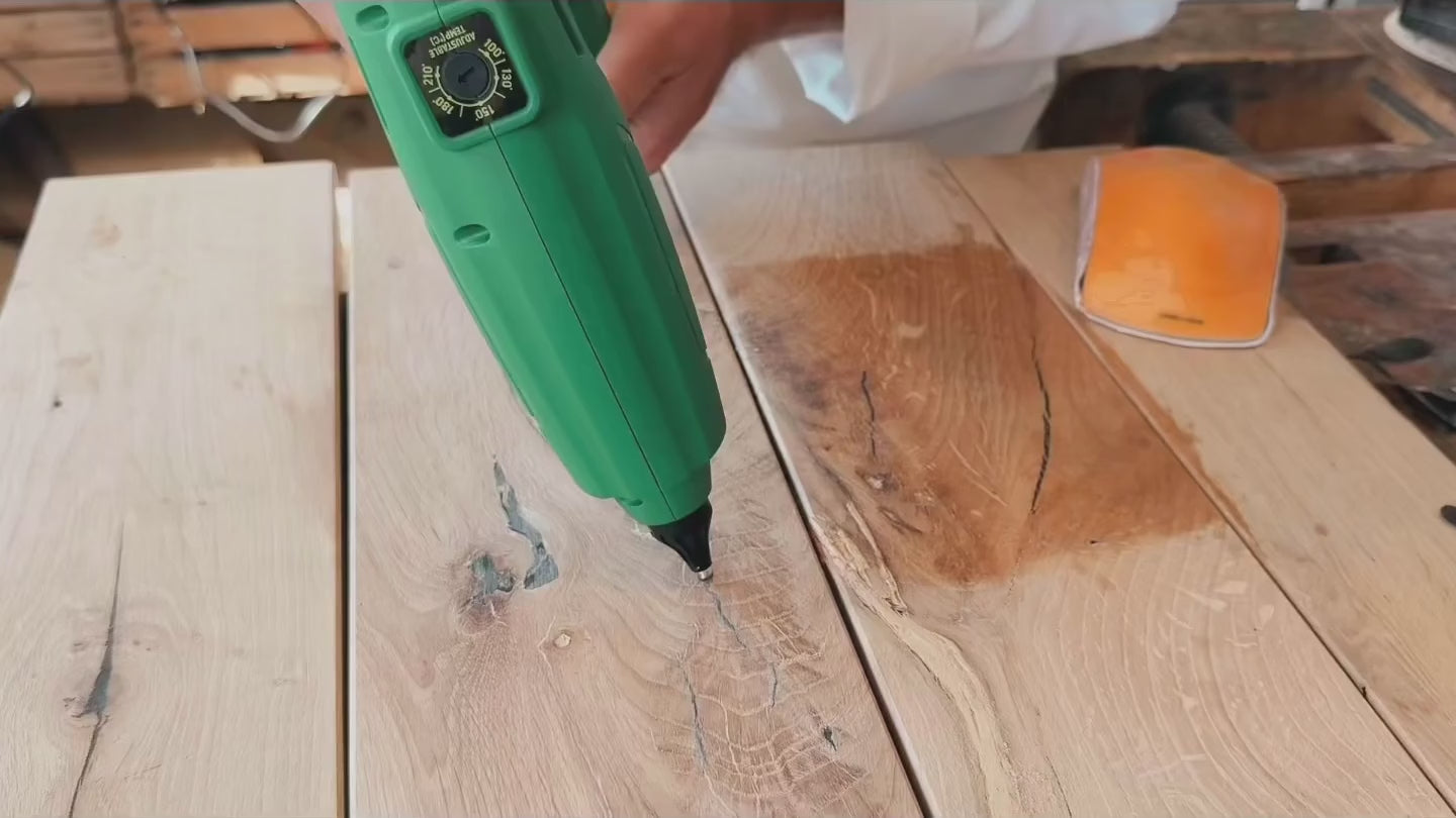 Wood Repair WR 540 PRO Cordless Knot Filler Gun in use